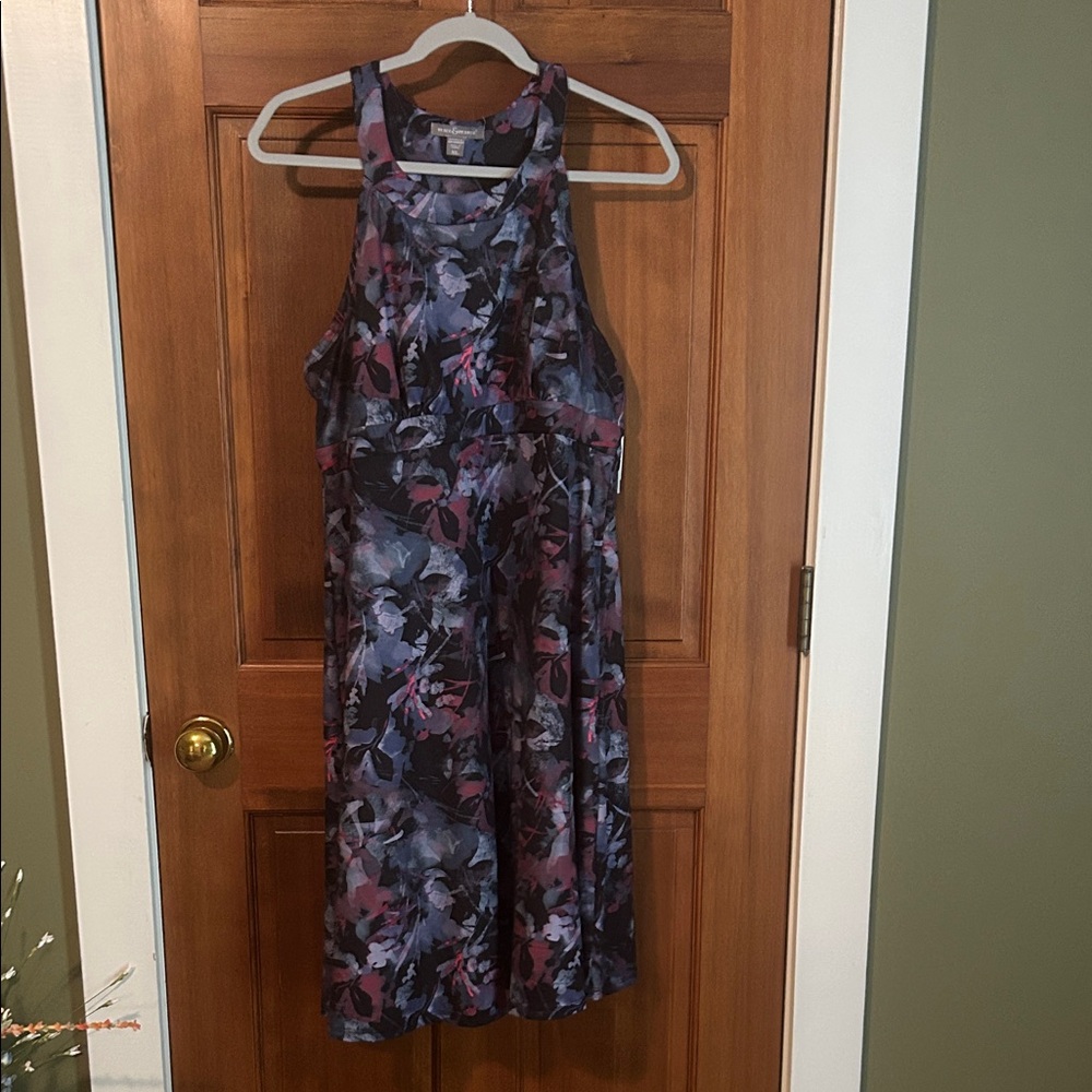 Chic Floral Midi Dress - Black and Purple